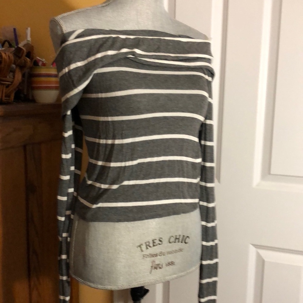 Chelsea Sky off the shoulder top, size large